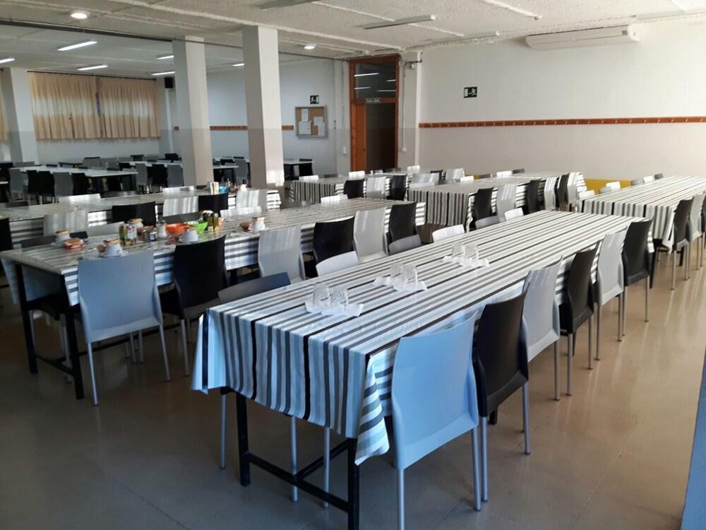 Residencia Albergue Jaca Buitenkant foto