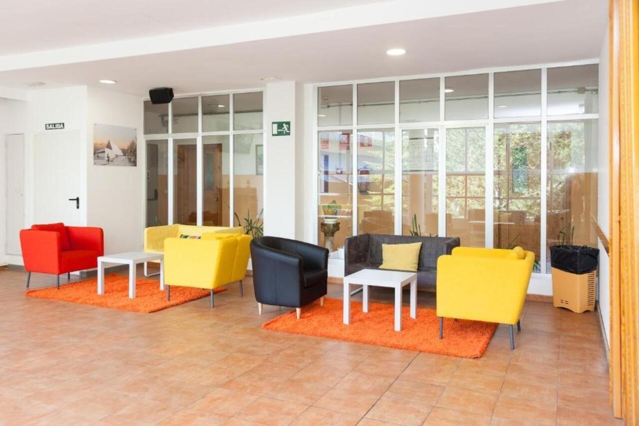 Residencia Albergue Jaca Buitenkant foto