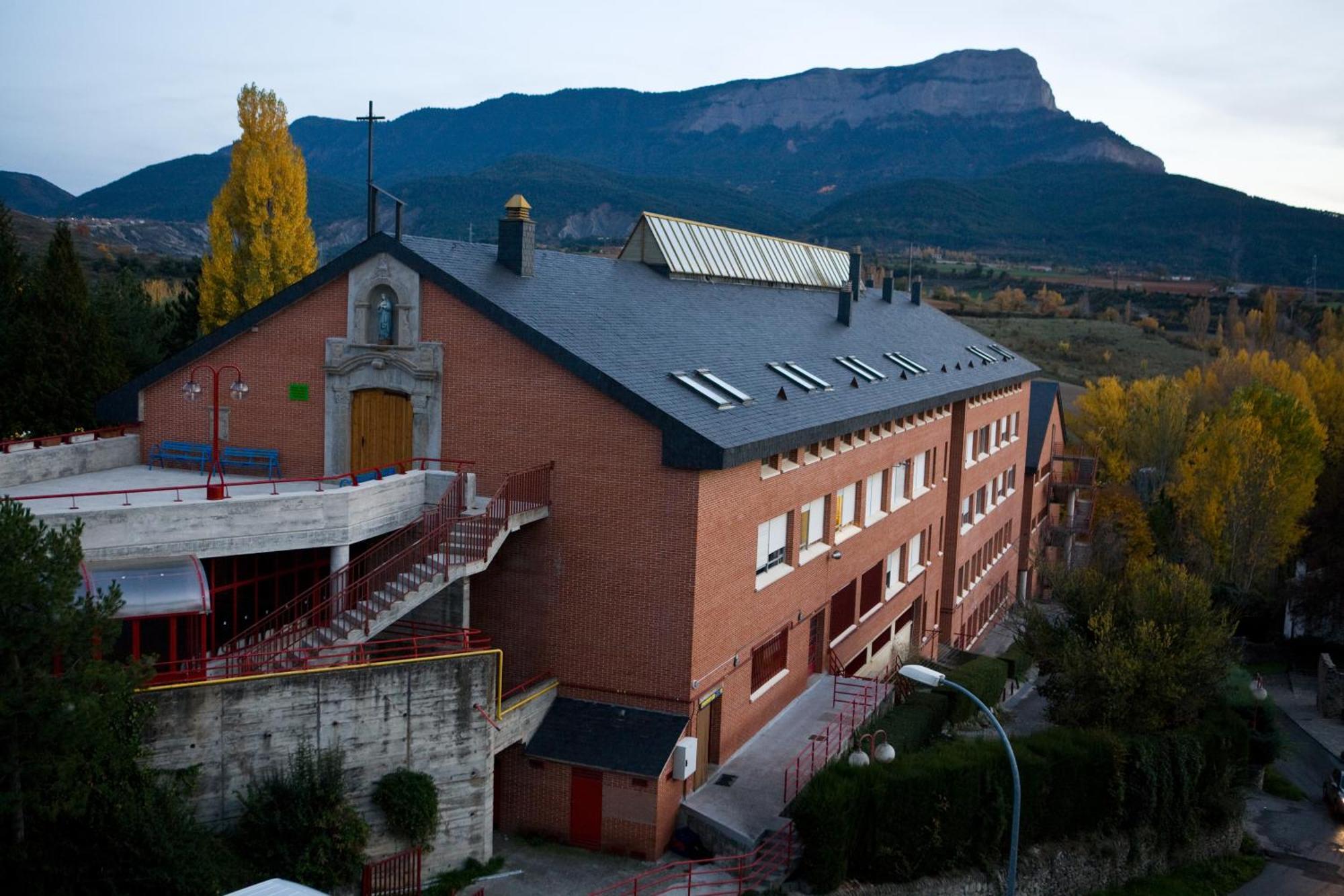 Residencia Albergue Jaca Buitenkant foto